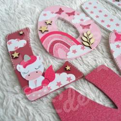 Prénom en bois pour décoration de chambre d'enfant ou cadeau de naissance avec licorne et arc en ciel