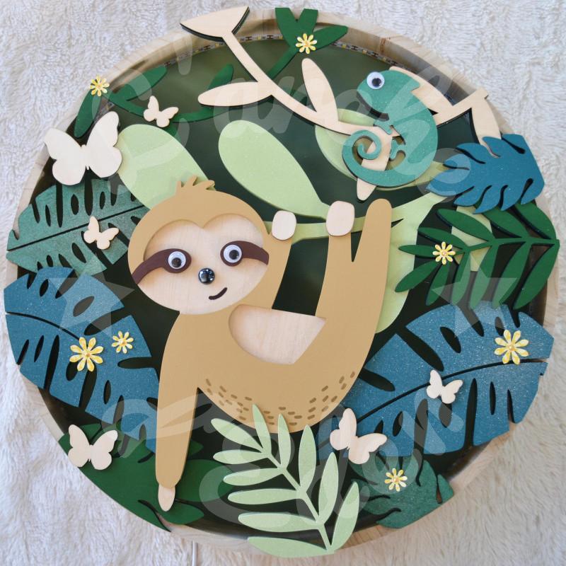 Veilleuse jungle et foret tropical avec paresseux en bois pour chambre d'enfant