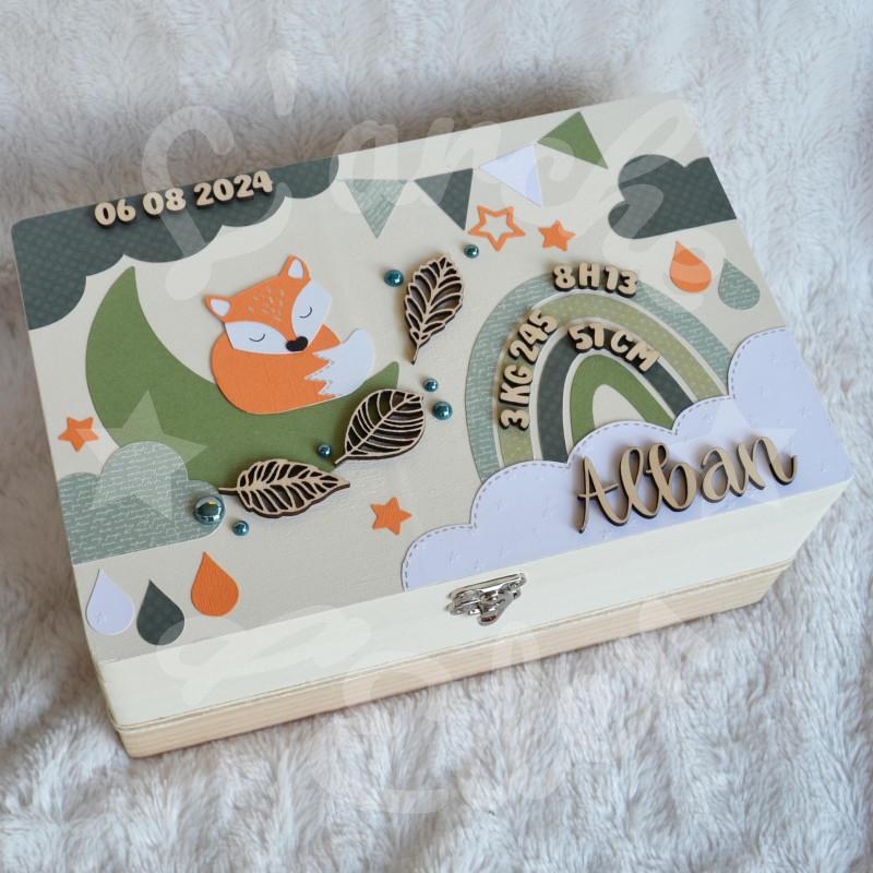 Boite à souvenirs de naissance personnalisée décoration renard et arc en ciel