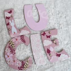 Prénom en bois pour décoration de chambre d'enfant ou cadeau de naissance sur le thème lapin et décor champetre