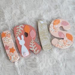 Prénom en bois pour décoration de chambre d'enfant ou cadeau de naissance avec decor de la foret