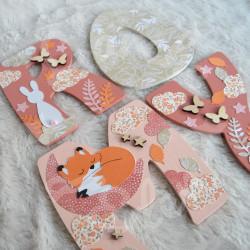 Prénom en bois pour décoration de chambre d'enfant ou cadeau de naissance avec biche et renard