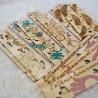 Marque page en bois avec gravure et paillettes