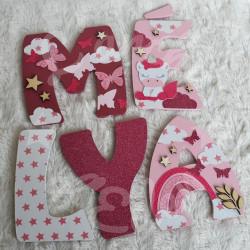 Prénom en bois pour décoration de chambre d'enfant ou cadeau de naissance avec licorne et arc en ciel