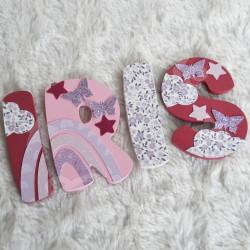 Prénom en bois  arc en ciel et papillons pour décoration de chambre d'enfant ou cadeau de naissance