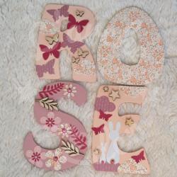 Prénom en bois pour décoration de chambre d'enfant ou cadeau de naissance sur le thème lapin et décor champetre