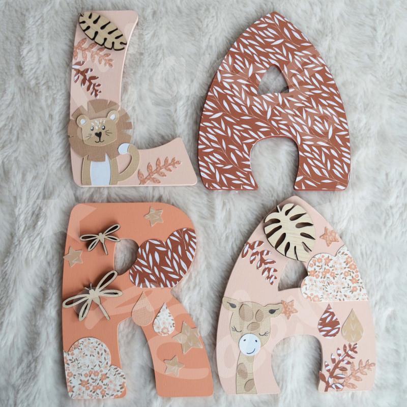 Prénom en bois pour décoration de chambre d'enfant ou cadeau de naissance avec des animaux de la savane