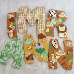 Prénom en bois pour décoration de chambre d'enfant ou cadeau de naissance avec des animaux de la savane
