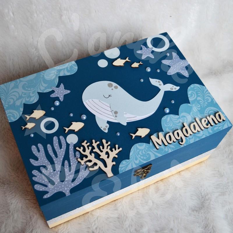 Boite à souvenirs de naissance personnalisée décoration baleine