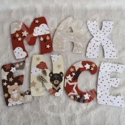 Prénom en bois pour décoration de chambre d'enfant ou cadeau de naissance avec ours brun