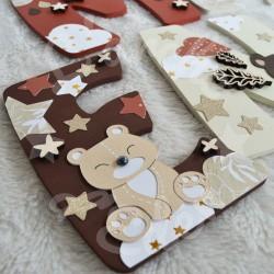 Prénom en bois pour décoration de chambre d'enfant ou cadeau de naissance avec ours brun