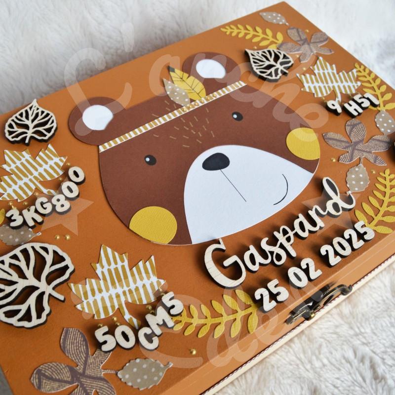 Boite à souvenirs de naissance personnalisée décoration ours brun en automne