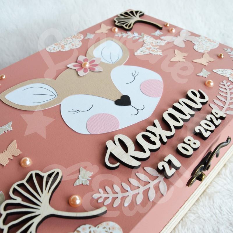 Boite à souvenirs de naissance personnalisée décoration biche et papillons