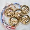 Cadeau de fete des meres artisanal, medaille en bois pour cadeau maman
