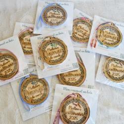 Cadeau de fete des meres artisanal, medaille en bois pour cadeau maman