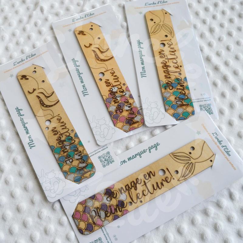 Marque page en bois pour enfant avec sirène et paillettes Marque page en bois pour enfant avec sirène et paillettes
