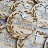 Medaillon en bois gravé pour cadeau invité de bapteme