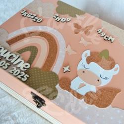 Boite à souvenirs de naissance personnalisée décoration licorne et arc en ciel