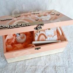 Cadeau de naissance thème licorne, boite à souvenirs personnalisée avec une tirelire et boite a dents