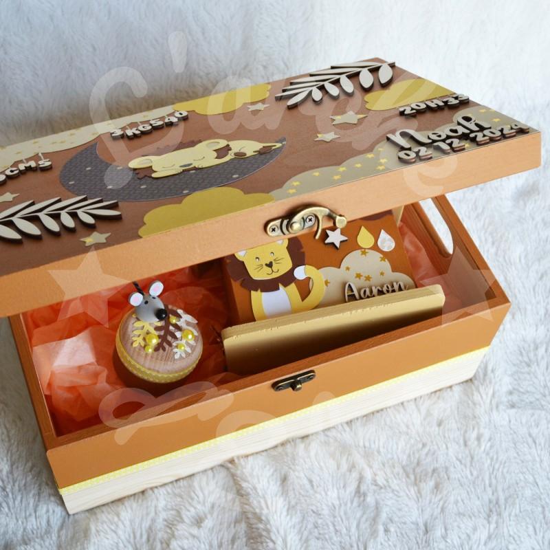 Cadeau de naissance thème Lion, boite à souvenirs personnalisée avec une tirelire et boite a dents