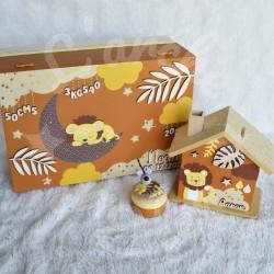 Cadeau de naissance thème Lion, boite à souvenirs personnalisée avec une tirelire et boite a dents
