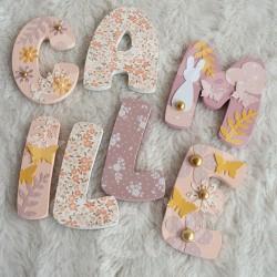 Prénom en bois pour décoration de chambre d'enfant ou cadeau de naissance sur le thème lapin et décor champetre