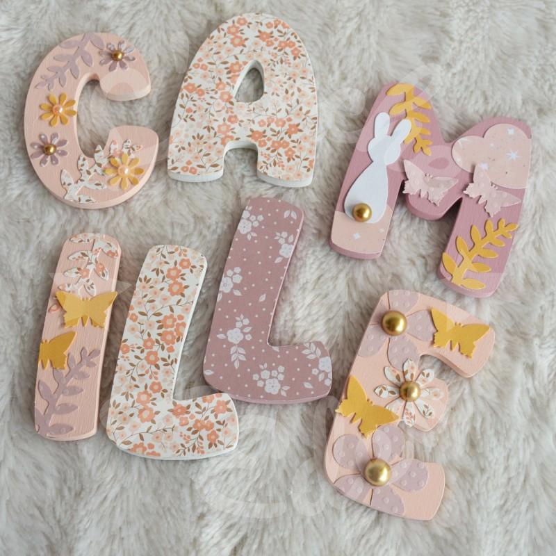 Prénom en bois pour décoration de chambre d'enfant ou cadeau de naissance sur le thème lapin et décor champetre