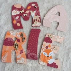 Prénom en bois pour décoration de chambre d'enfant ou cadeau de naissance avec biche et renard