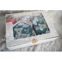 Cadeau de naissance personnalisé pour enfant composé d'une tirelire, d'une boite à dents et d'une boite a souvenirs.