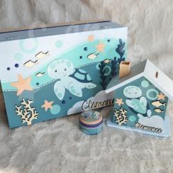 Cadeau de naissance thème tortue de mer, boite à souvenirs personnalisée avec une tirelire et boite a dents