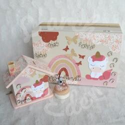 Cadeau de naissance thème licorne, boite à souvenirs personnalisée avec une tirelire et boite a dents