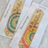 Marque page en bois pour enfant avec arc en ciel et paillettes