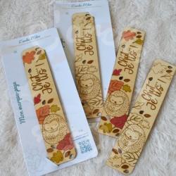 Marque page en bois pour enfant avec hérisson et feuillage d automne