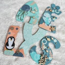 Prénom en bois pour décoration de chambre d'enfant ou cadeau de naissance avec baleine et animaux de la mer