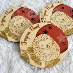 boule de noel herisson en bois pour enfant a personnaliser