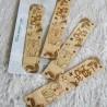Marque page en bois pour enfant avec loup et decor de la foret