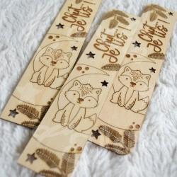Marque page en bois pour enfant avec loup et decor de la foret
