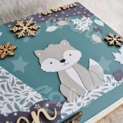 Boite à souvenirs de naissance personnalisée décoration loup et feuille de la foret