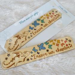 Marque page en bois pour enfant avec dragon et papillons
