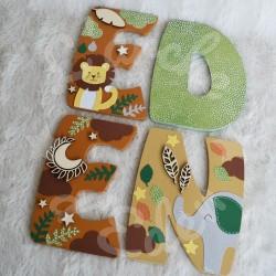 Prénom en bois pour décoration de chambre d'enfant ou cadeau de naissance avec des animaux de la savane