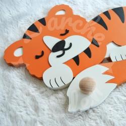 Porte manteau tigre en bois pour chambre d enfant