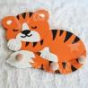 Porte manteau tigre en bois pour chambre d enfant