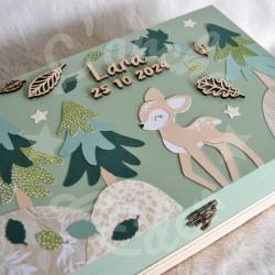 Boite à souvenirs de naissance personnalisée décoration faon et envolée de feuilles