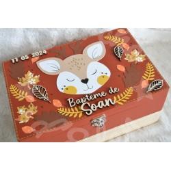 Boite à souvenirs de naissance personnalisée décoration biche et papillons