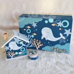 Cadeau de naissance Baleine, boite à souvenirs personnalisée avec une tirelire et boite a dents