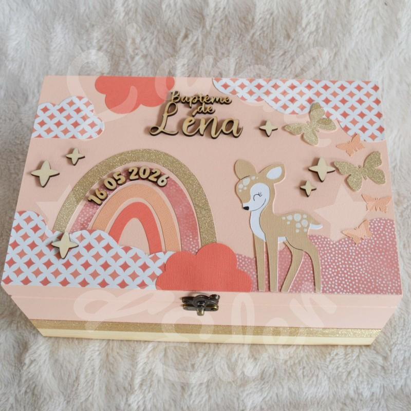 Boite à souvenirs de naissance personnalisée décoration faon et envolée de papillons