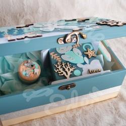Cadeau de naissance thème tortue de mer, boite à souvenirs personnalisée avec une tirelire et boite a dents