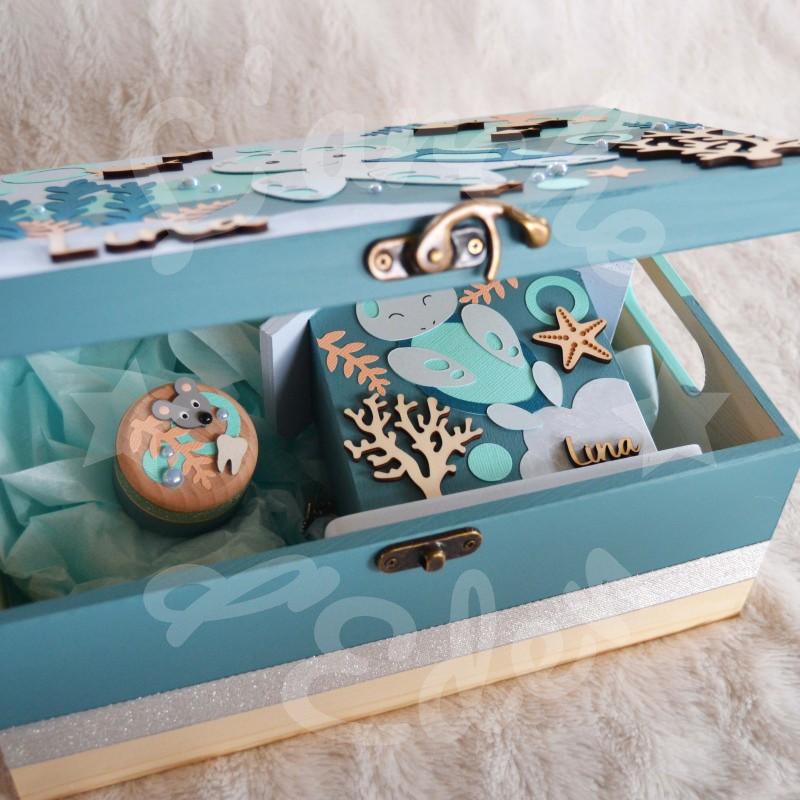 Cadeau de naissance thème tortue de mer, boite à souvenirs personnalisée avec une tirelire et boite a dents