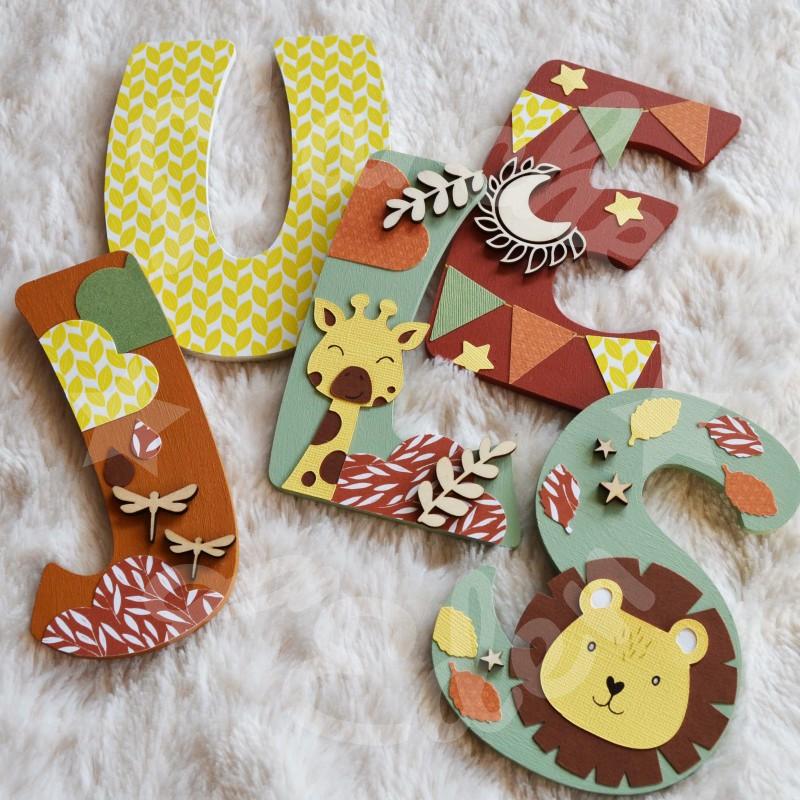 Prénom en bois pour décoration de chambre d'enfant ou cadeau de naissance avec des animaux de la savane