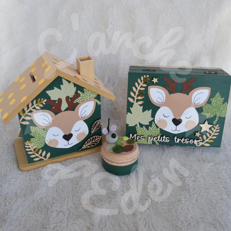 Cadeau de naissance Cerf composé d'une tirelire, d'une boite à dents et d'une boite a trésors